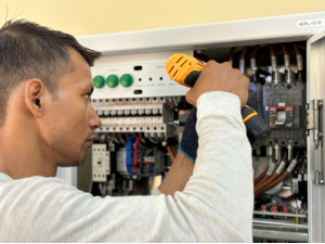 Commercial Electrician  in Cardiff
