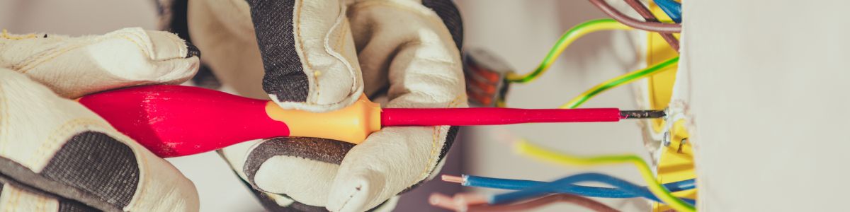 commercial electrician in Cardiff